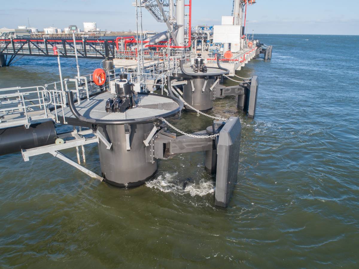 Technical Support and Supervision Independent Specialists in Mooring and Berthing Equipment